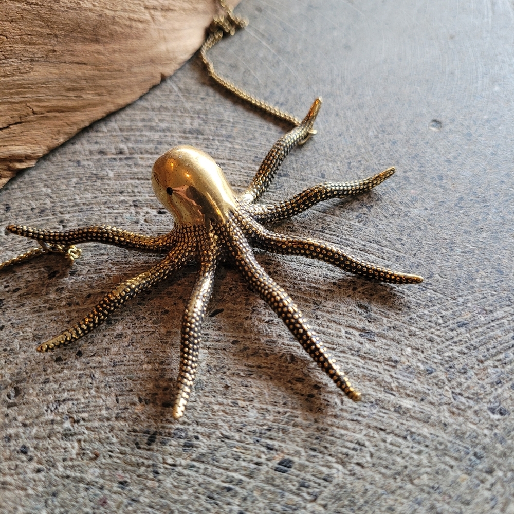 Bisjoux Gold Octopus Pendant Necklace